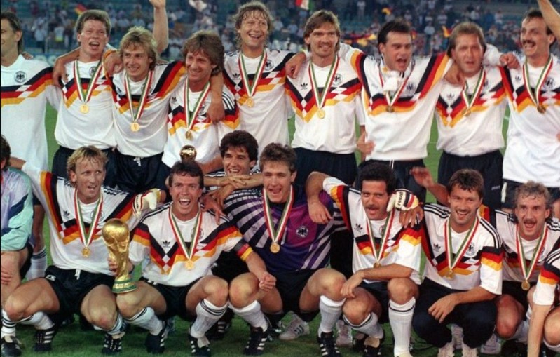 Năm 1990 ai vô địch World Cup?